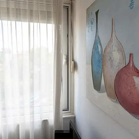 Kristina, Comfortable And Close To The Center Apartment Split