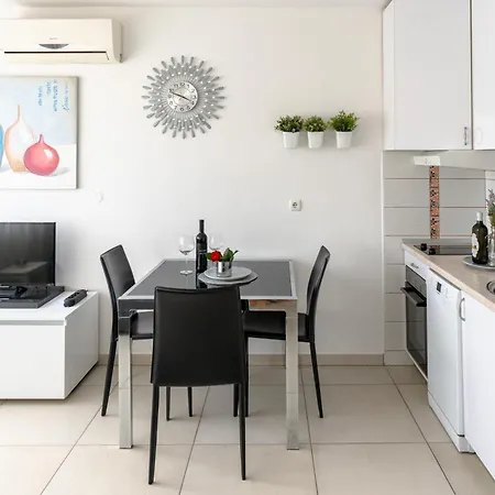 Kristina, Comfortable And Close To The Center *