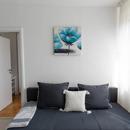Апартаменты Kristina, Comfortable And Close To The Center
