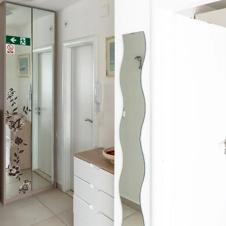 Appartement Kristina, Comfortable And Close To The Center Split