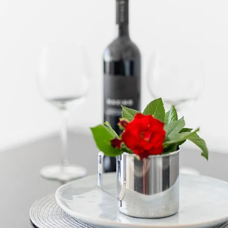 Kristina, Comfortable And Close To The Center Split