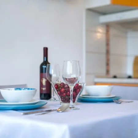 Апартаменты Kristina, Comfortable And Close To The Center