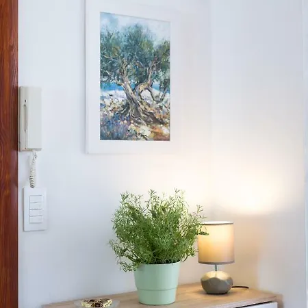 Kristina, Comfortable And Close To The Center Apartment